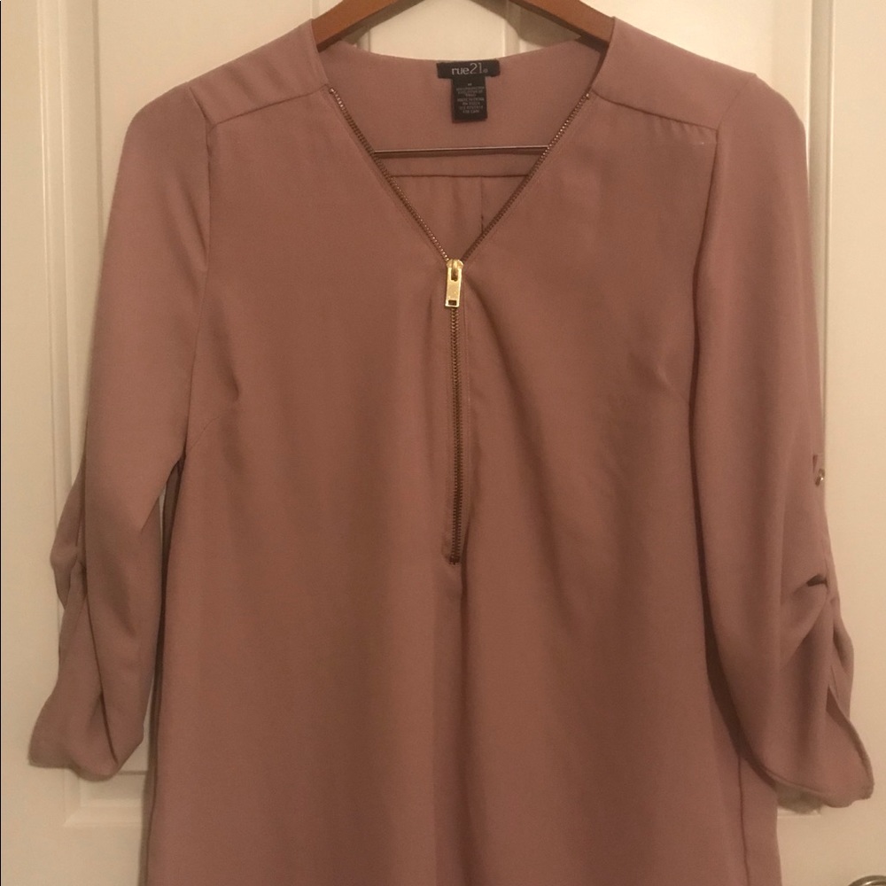 Rue21 elegant modern blouse